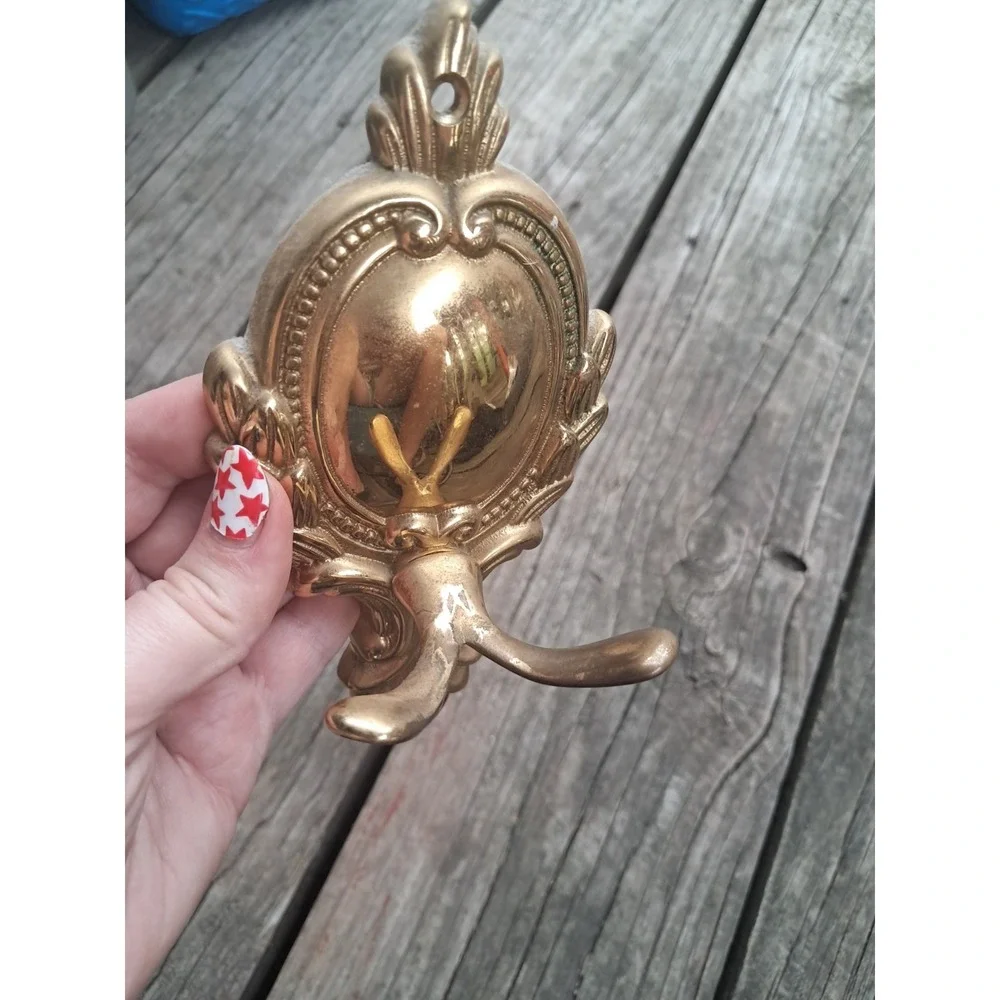 Sargent Gold Brass Ornate Wall Hook Decorative Coat Hat Holder 6 1/2 in J21